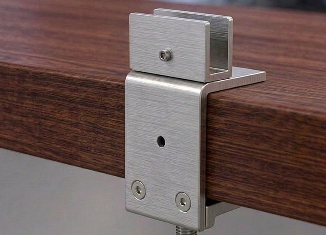 U channel brackets for desk mounted screen AA24H